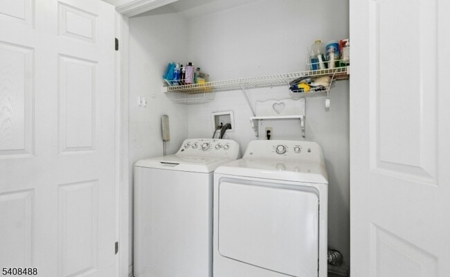 Building Photo - 14 Schindler Ct