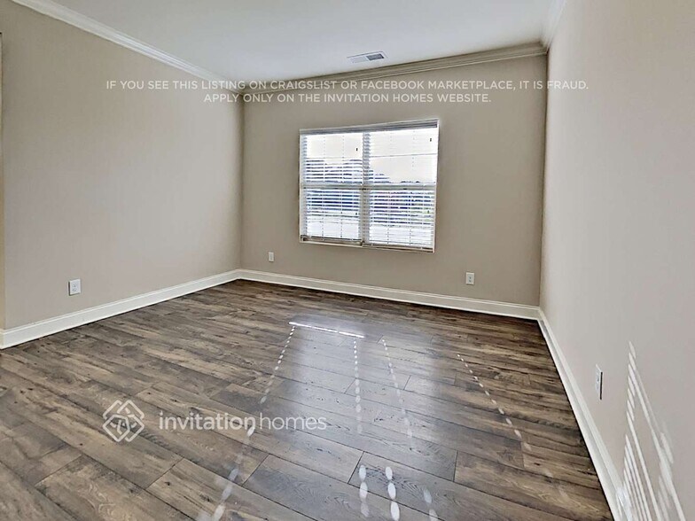 Building Photo - 5399 Roberta Crossing Dr