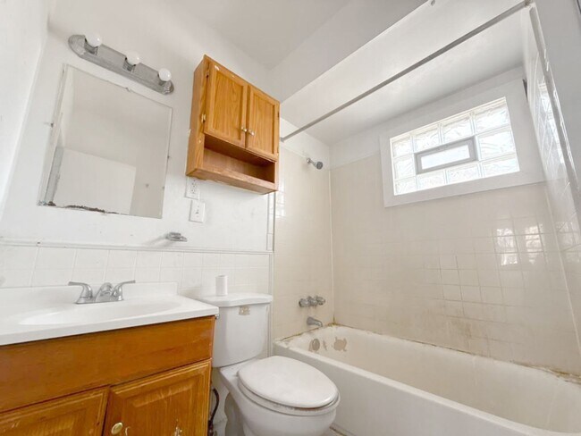 Building Photo - 4822 E 84th St