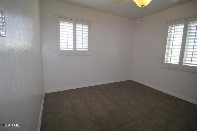 Building Photo - 2529 Jackson Ave
