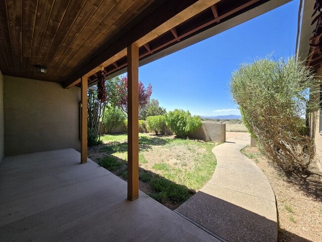 Building Photo - 4 Alma Ct