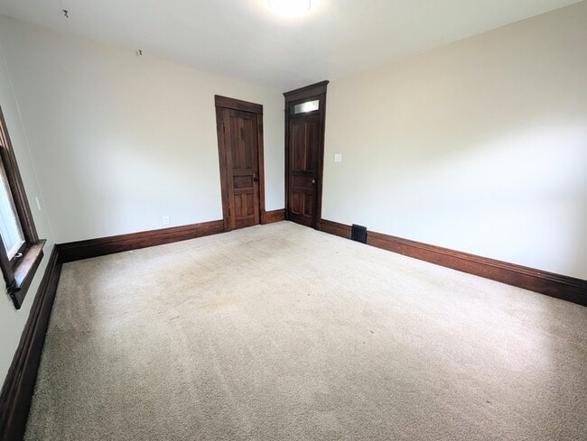 Building Photo - 1012 Bethel St