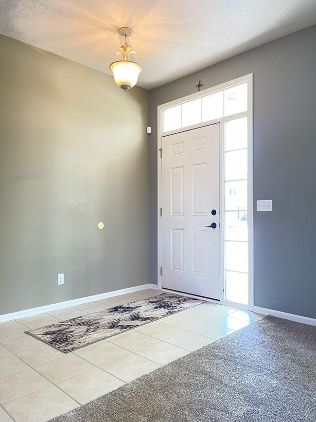 Building Photo - Beautiful 4 bed 2.5 bath 3000+sq ft