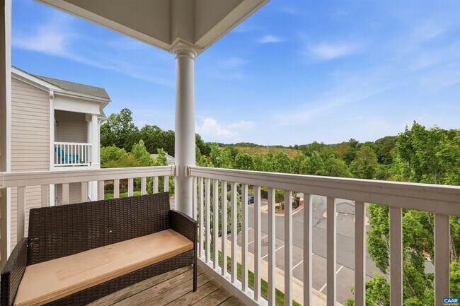 Building Photo - 122 Yellowstone Dr
