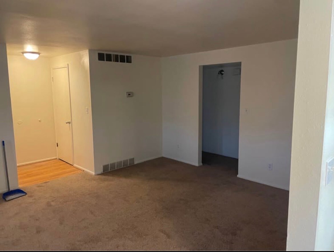 Building Photo - 1637 Avalon Rd