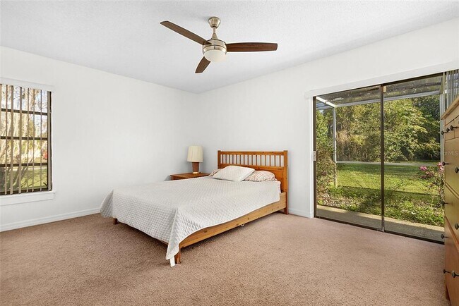 Building Photo - 712 E Flag Way