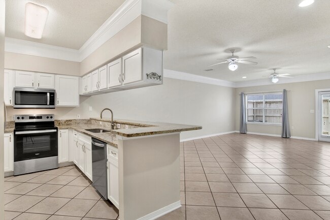 Building Photo - 501 Cotton Creek Dr