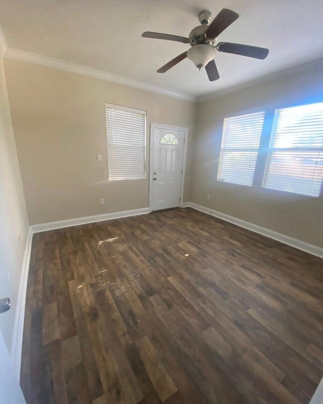 Building Photo - 828 Hidalgo St