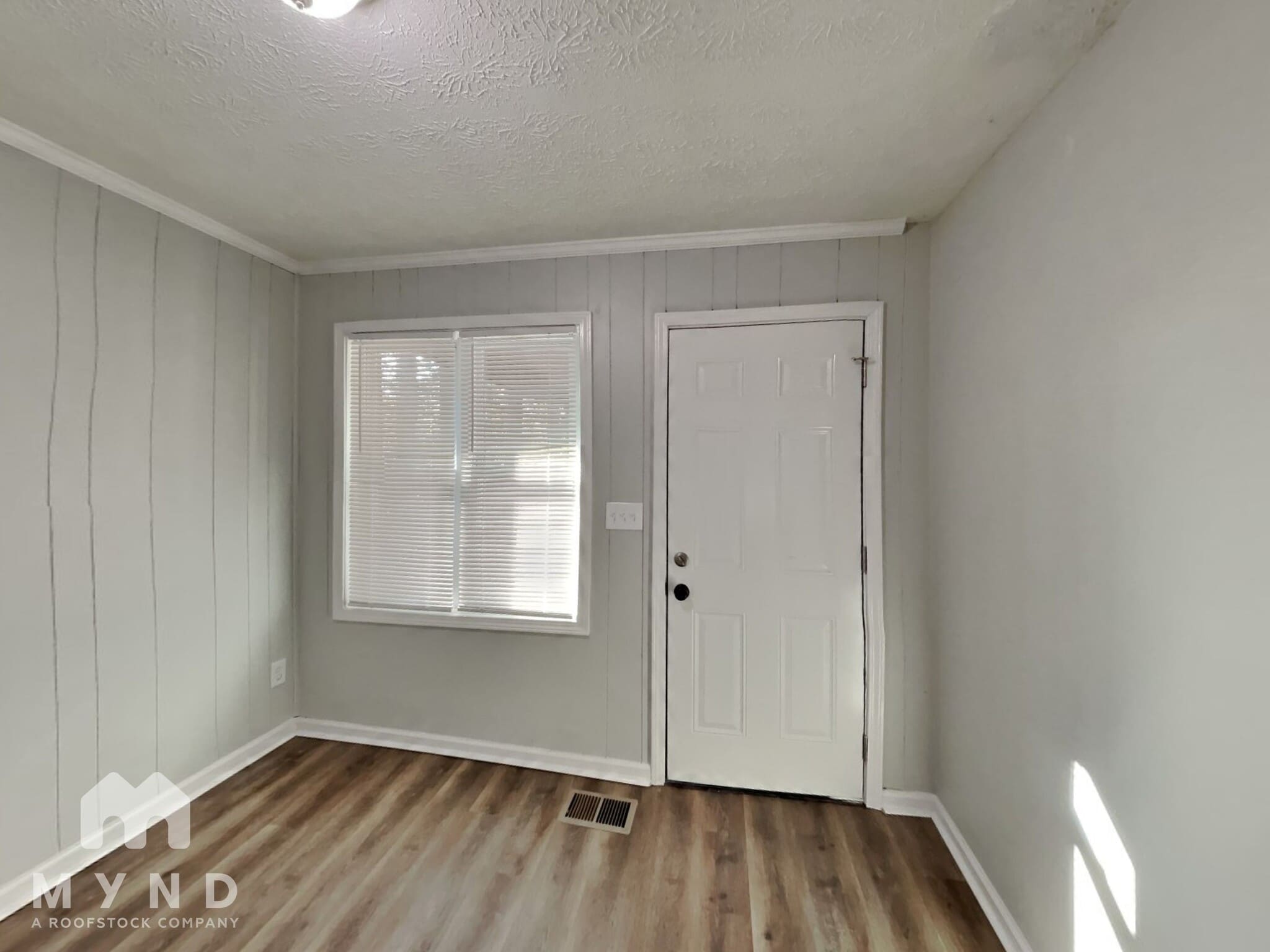 Building Photo - 33 Pinewood Terrace