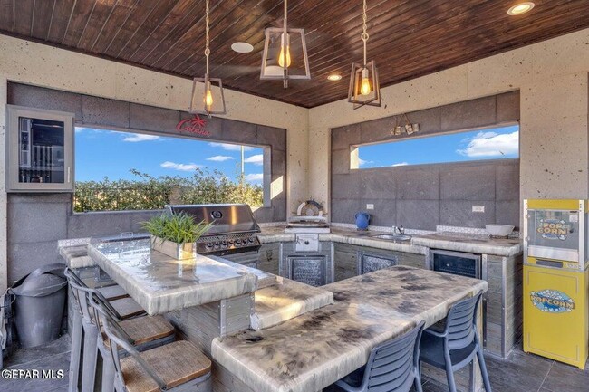 Building Photo - 12292 Fresh Water Dr