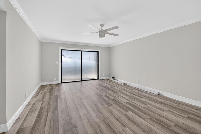 Building Photo - 7076 Huntington Ln