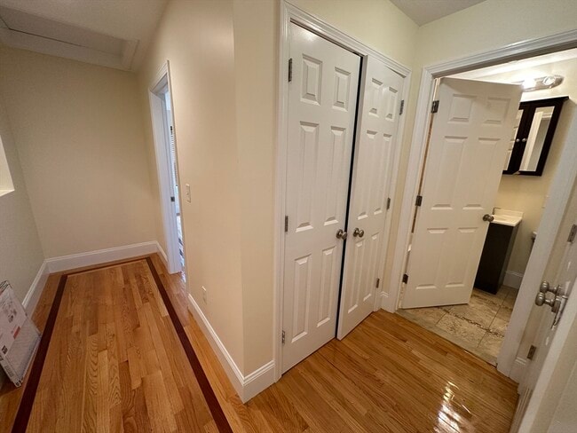 Building Photo - 8 Grant St