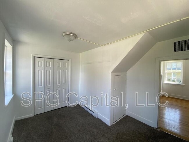 Building Photo - 34 E York St