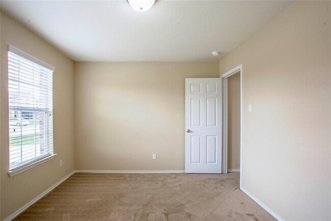 Building Photo - 5716 Hopkins Dr