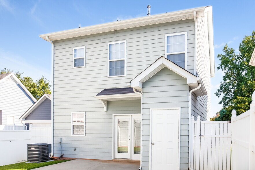 Building Photo - 7314 Darblay St