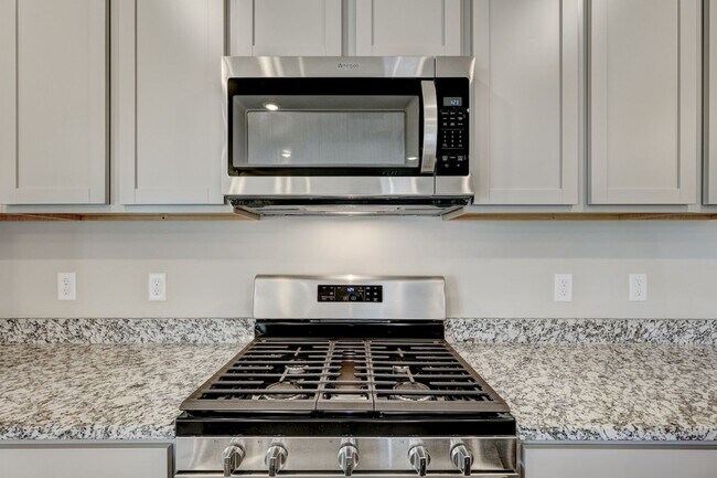 Building Photo - Newer Home For Rent  in Mustang Schools! 3...