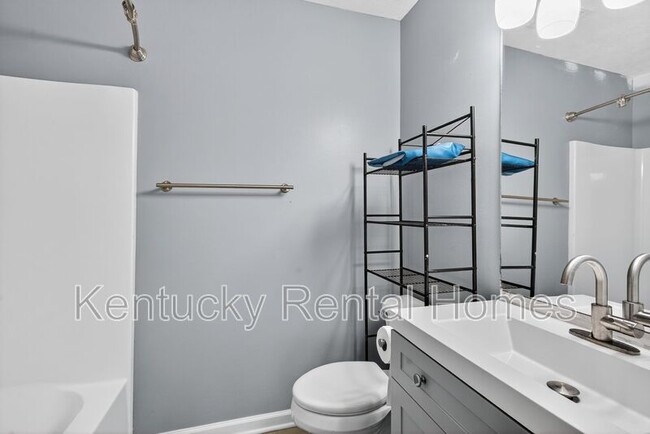 Building Photo - 1104 Rolfe Ln
