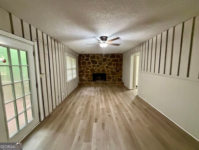Building Photo - 5776 Windermere Ct