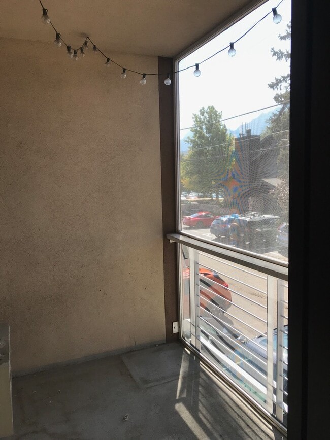 Building Photo - 2 Bed 2 Bath Condo In the Heart of Downtown Boulder!