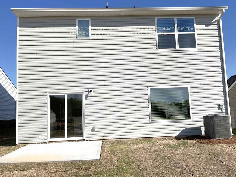 Building Photo - 3347 Fox Hall Dr