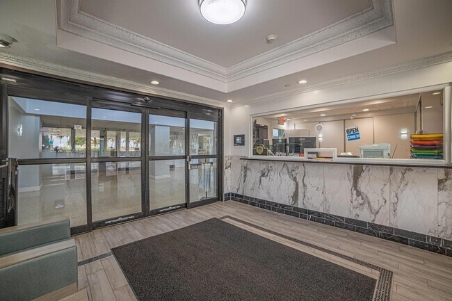 Building Photo - 405 N Ocean Blvd