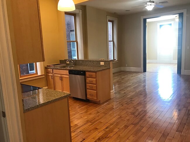 Building Photo - 3407 California Ave