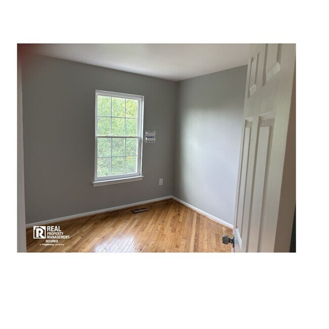Building Photo - 1346 Riverwood Way