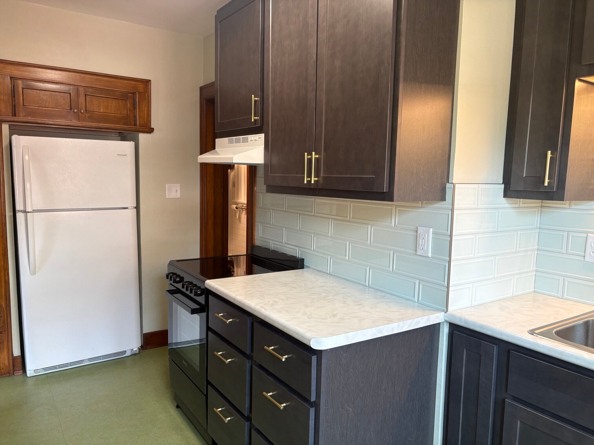 Kitchen - 6615 W Bluemound Rd