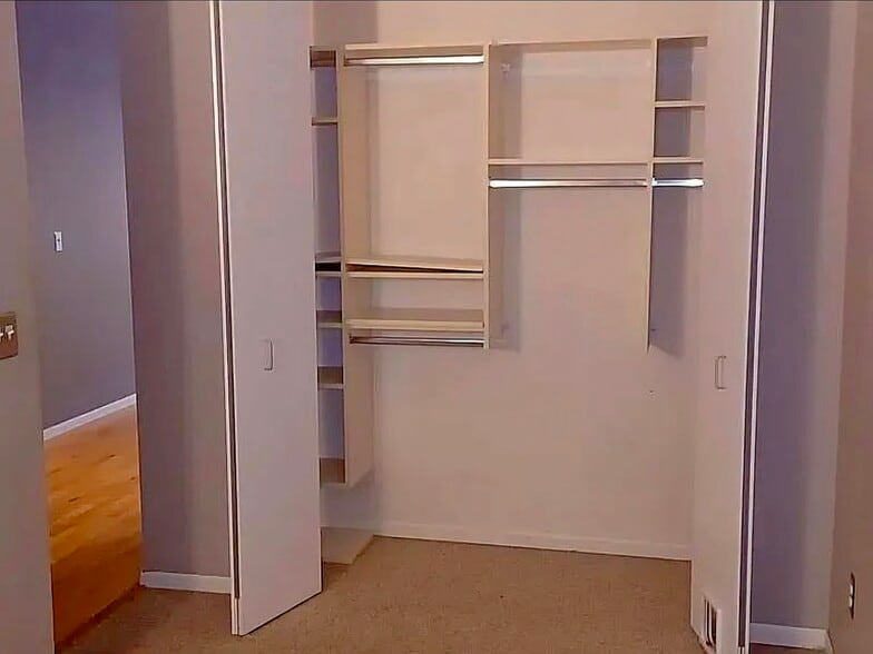 Second bedroom closet - 1924 N Hubbard St