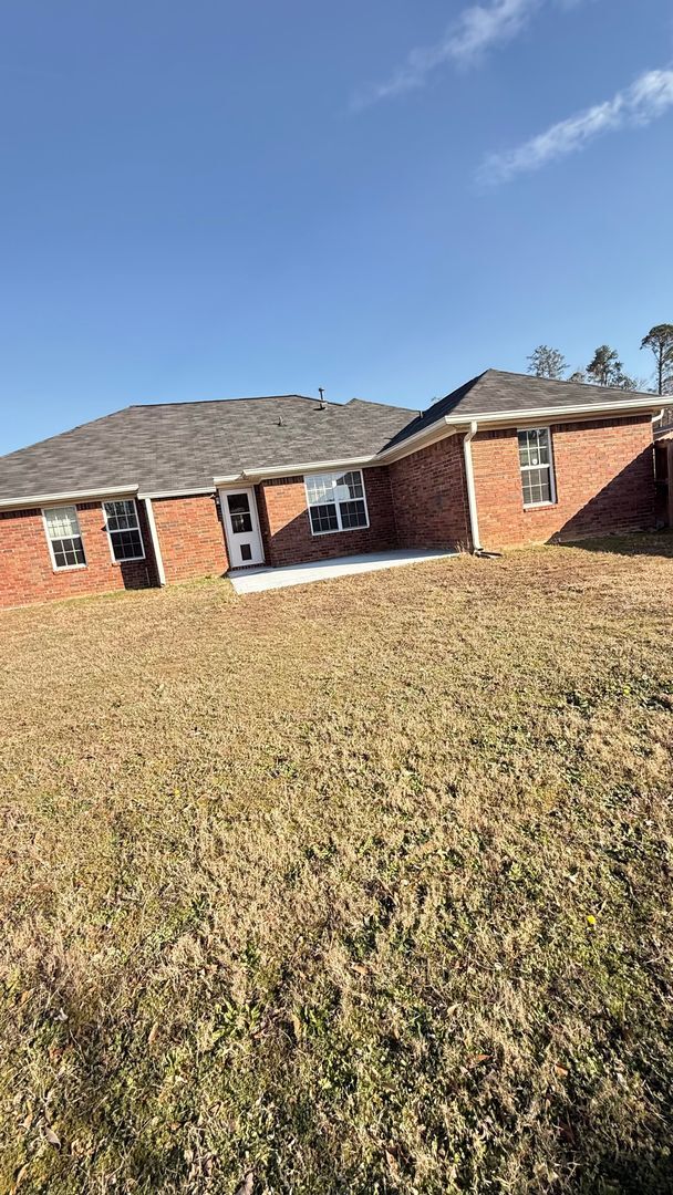 Building Photo - 1500 Cedar Hill Trail