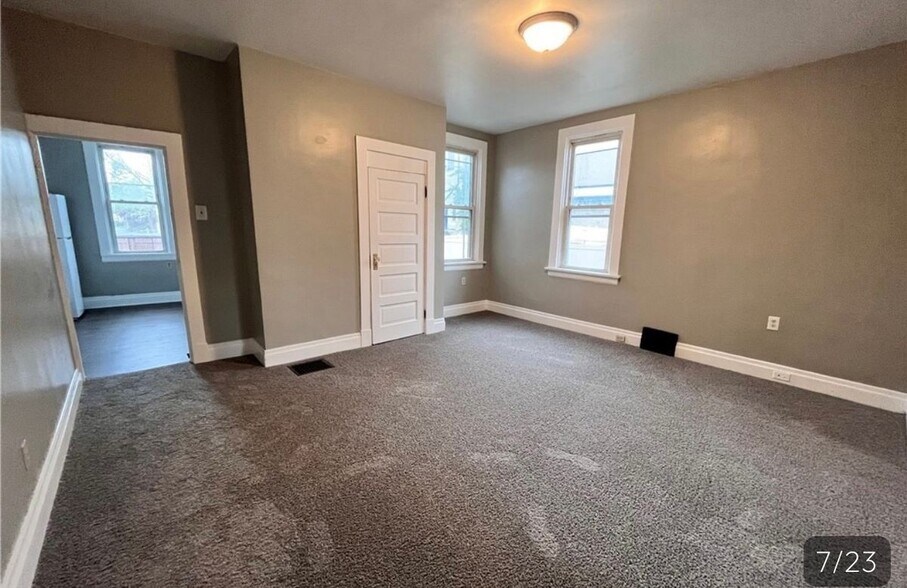 Building Photo - 1100 10th St