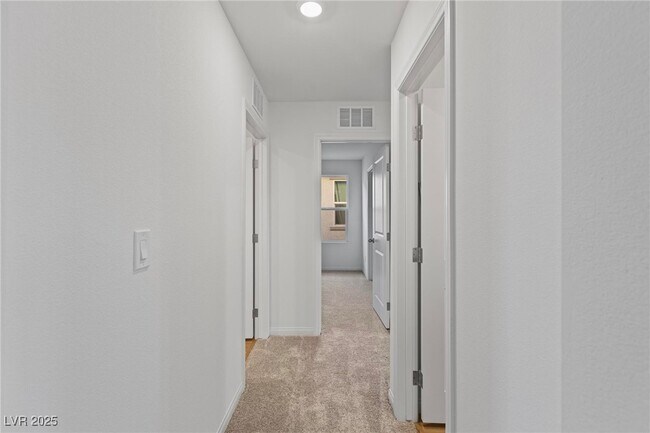 Building Photo - 3055 Magnolia Rnch Ave