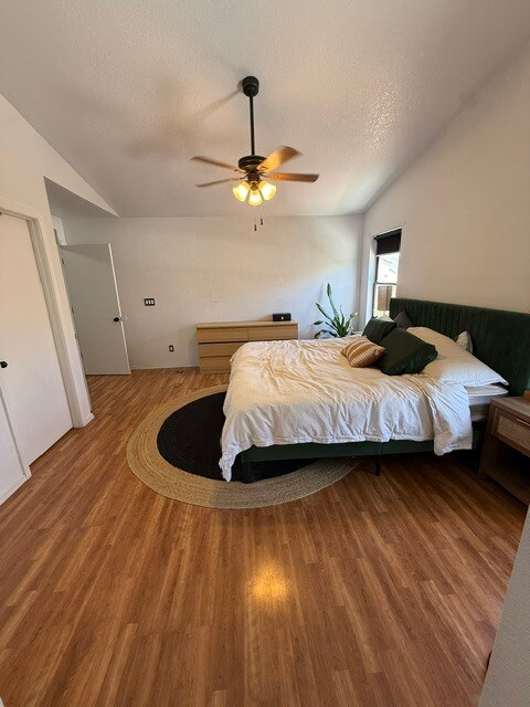 Building Photo - FOR RENT