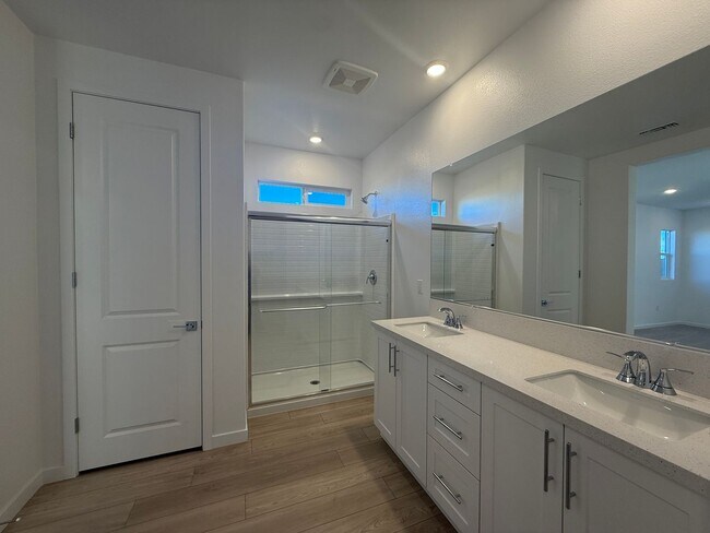 Building Photo - New Construction 4 bedroom