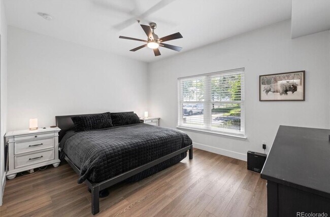 Building Photo - Bright 1 Bed Condo with Fitness Center & Prime Superior Location