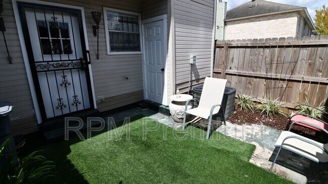 Building Photo - 1795 Boulevard De Province Blvd