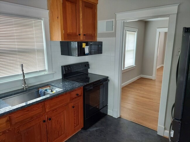 Building Photo - Single Family 3 BR, 2 Bath Rental House in Staunton, Available in November 2025