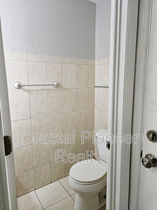 Building Photo - 7549 Abonado Rd