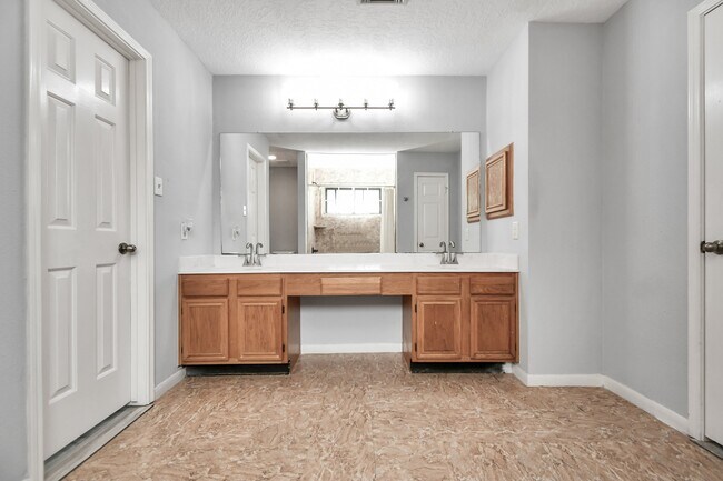 Building Photo - 2707 Blue Mist Dr