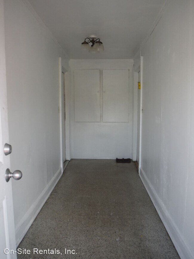 Building Photo - 2 br, 1 bath House - 5463 Trade St