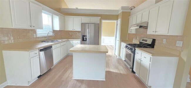 Building Photo - 2145 Prospect Mill Pl NE