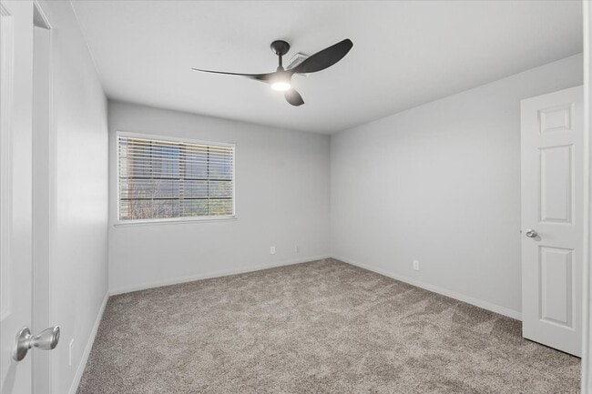 Building Photo - 3283 Dawnflower St