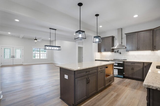 Building Photo - 3 Bedroom Home For Rent Near Dover Road!