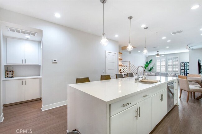 Building Photo - 10 Brownstone Way