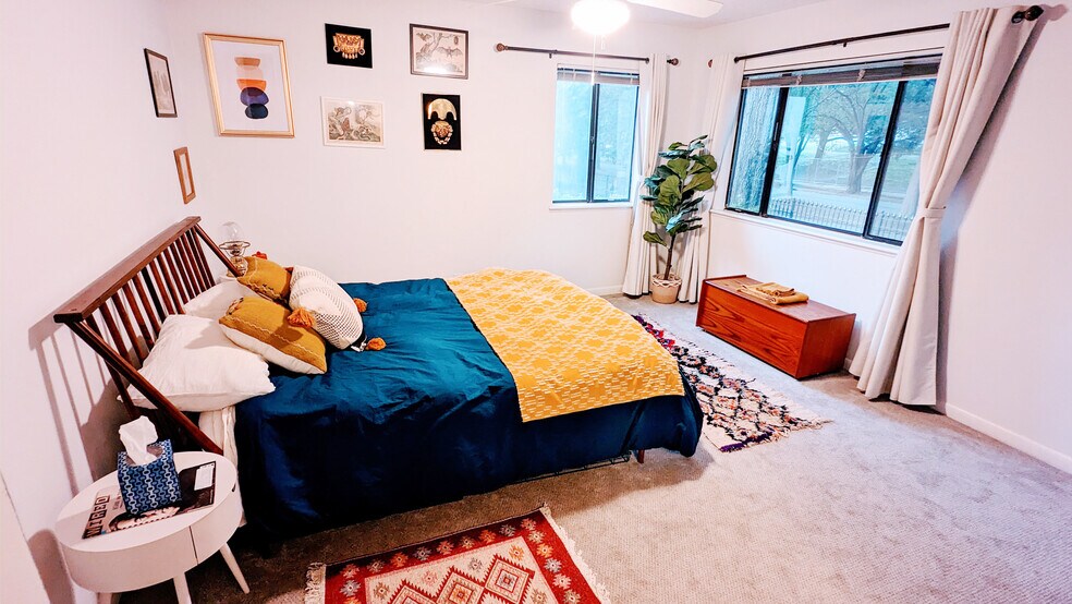 Building Photo - 24 Finch Trl NE