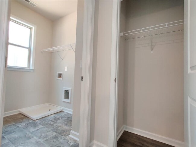 Building Photo - 331 Mahone Dr