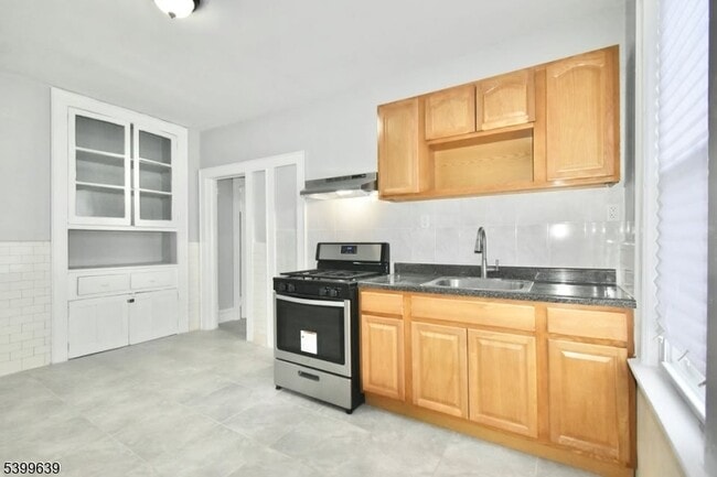 Building Photo - 519 Clinton Pl