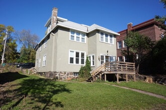 Building Photo - 1127 E 3rd St