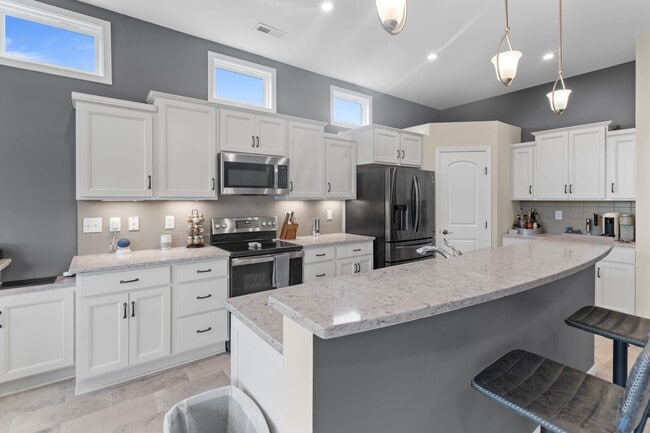 Building Photo - 7555 Devonshire Dr
