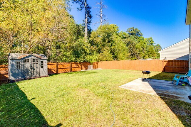 Building Photo - 1108 Lake Village Dr